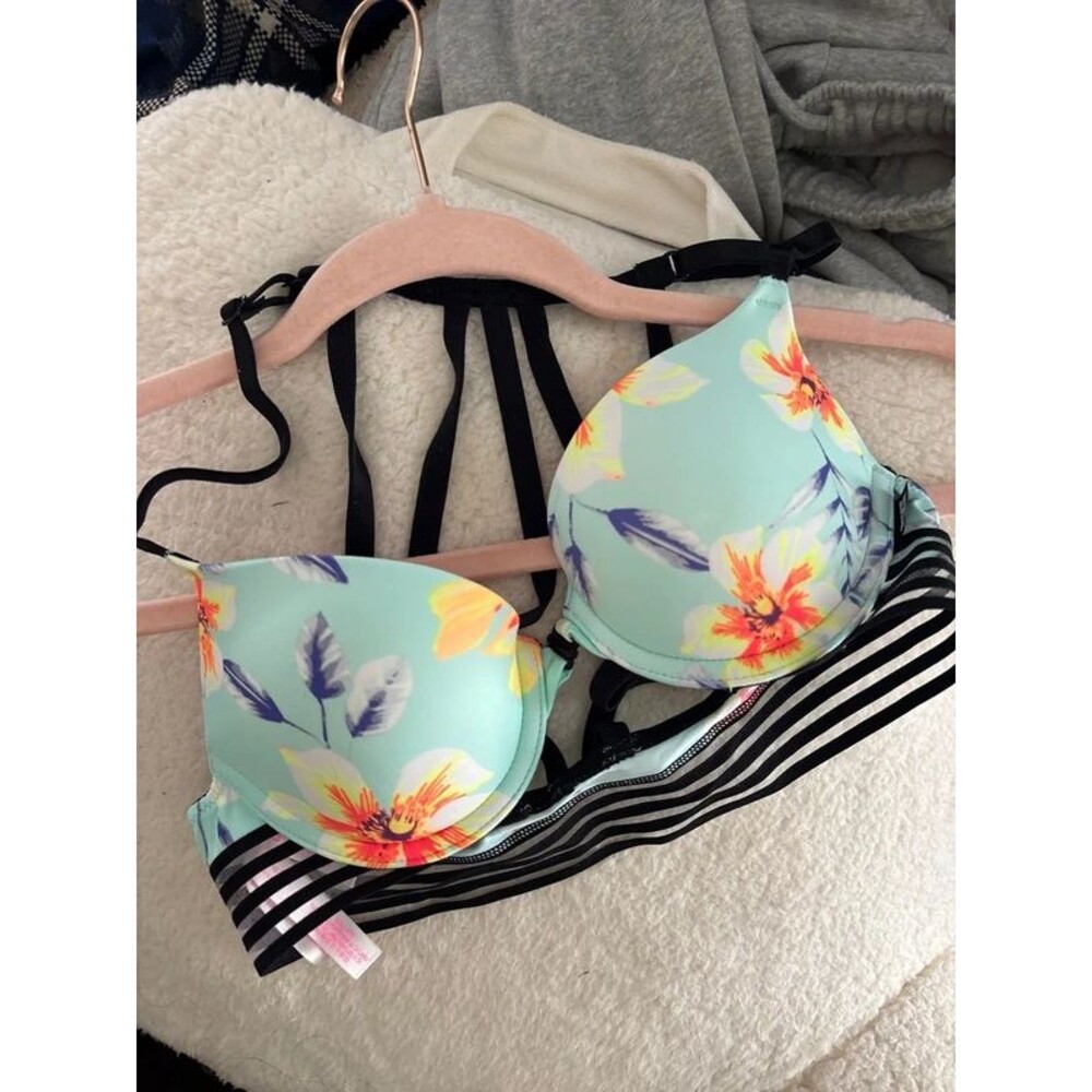 Victoria’s Secret pink 32A wear everywhere push-up bra